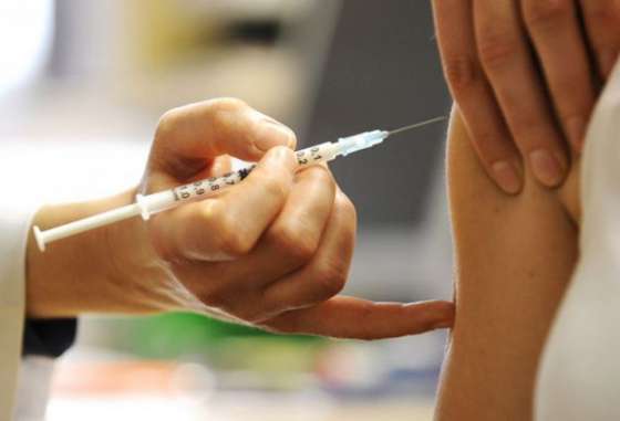 Instan a vacunar contra el virus de influenza a los niños de entre 6 meses y 2 años de edad