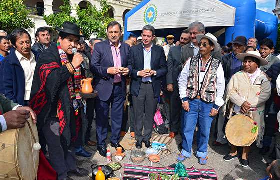 El Gobierno y comunidades originarias conmemoraron el Día del Indio Americano