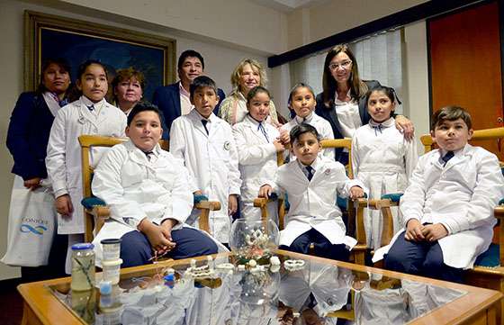 Educación otorgó un reconocimiento a alumnos destacados en el concurso internacional de cristalografía