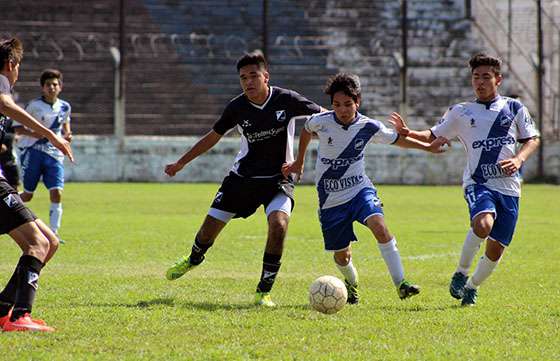 El Regional de fútbol se pone en marcha con nueve clubes del Noa