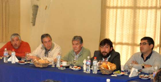 El ministro Costello compartió desayuno de trabajo con miembros de las 62 Organizaciones Peronistas