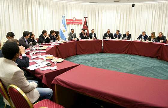 Urtubey dialogó con representantes de los partidos que integran el frente de gobierno