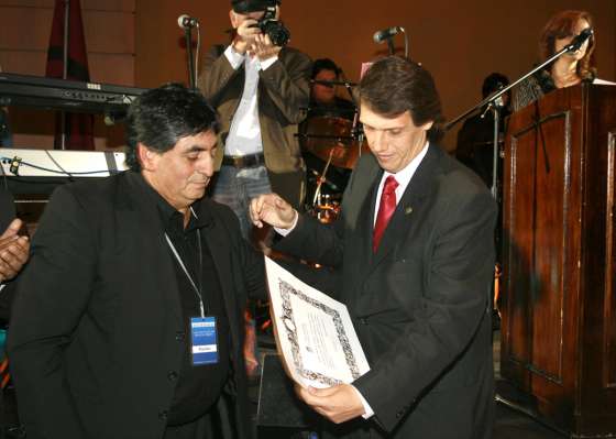 Kosiner fue reconocido por su compromiso en la lucha contra el flagelo de las adicciones  