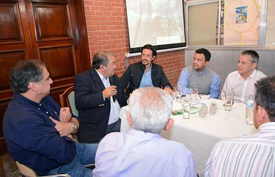 Funcionarios provinciales participan en una reunión de trabajo con intendentes del departamento Orán