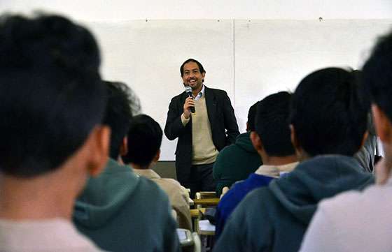Estudiantes de barrio Universitario debatieron y analizaron temas de actualidad