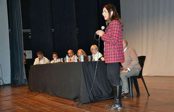 Autoridades educativas y estudiantes de profesorados debaten sobre Educación
