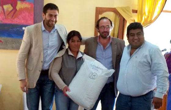 El Gobierno entregó semillas a productores de anís de La Viña