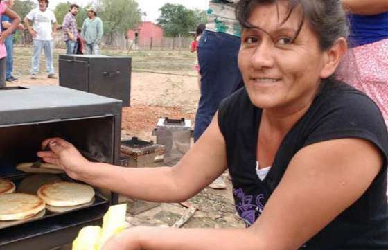 Emprendedoras realizan ferias gastronómicas en Dragones, Los Blancos y Coronel Solá