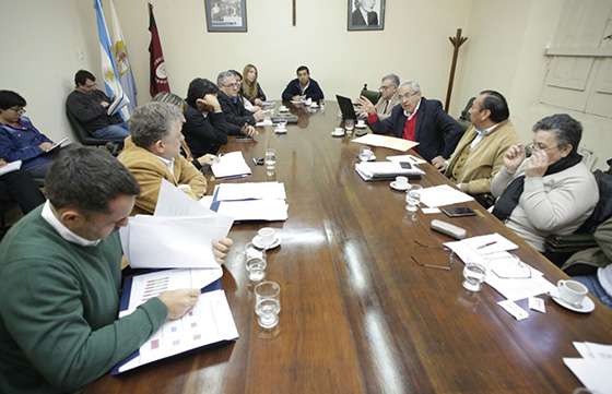 Saeta participó en la reunión con la comisión bicameral de transporte