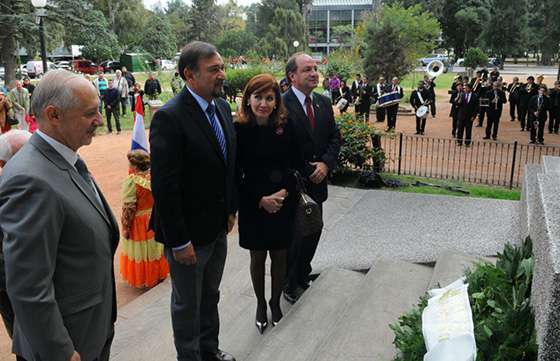 La Provincia rindió homenaje a Paraguay en el aniversario de su independencia