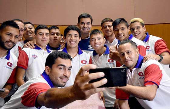 Urtubey destacó que el Club Cachorros “es un ejemplo a seguir”