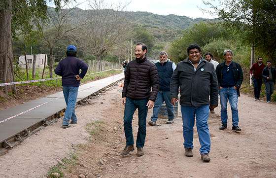 Construyen una ciclovía en Talapampa que optimizará el acceso a la escuela N°4333