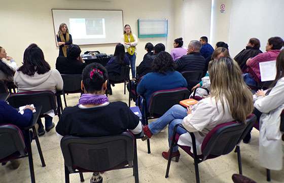 Capacitan en consumos problemáticos a equipos de salud del hospital San Bernardo