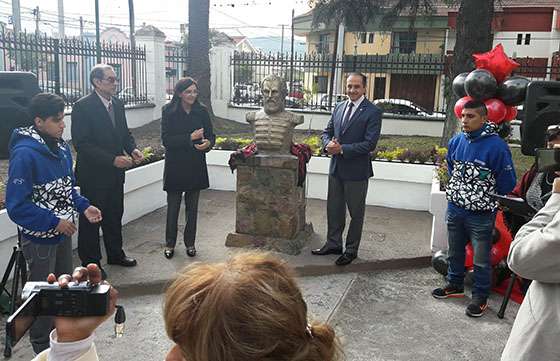 Donación de la Comisión del Bicentenario a la escuela técnica General Güemes