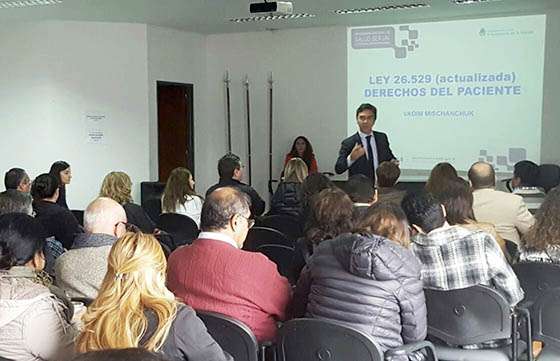 Profesionales de la salud se capacitaron en derechos de los pacientes