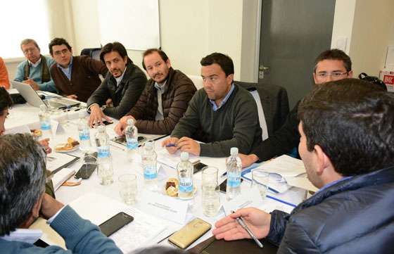 Ministros y secretarios se reúnen con el equipo municipal de Rosario de la Frontera