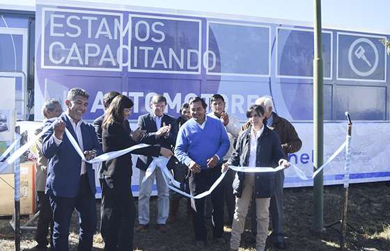 Comienzan los cursos de capacitación en oficios en las aulas taller móviles