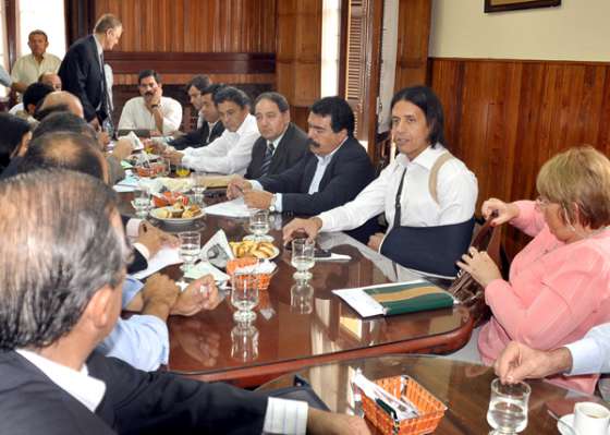 Parodi informó a senadores que la situación financiera de la Provincia es estable