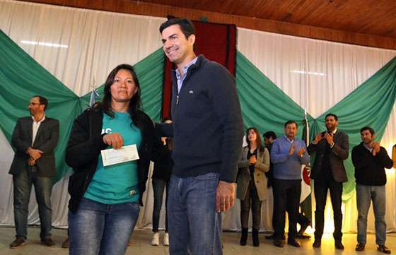 Pequeños productores de Apolinario Saravia recibieron subsidios para recuperar su actividad