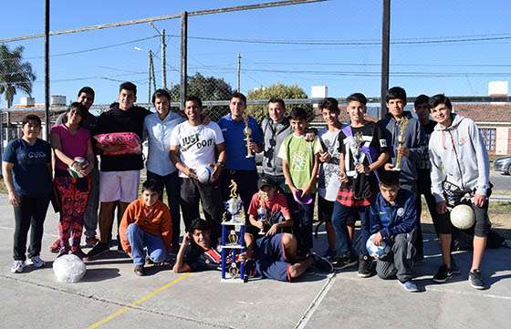 Escuelas deportivas y mejoras en el playón de Ciudad Valdivia