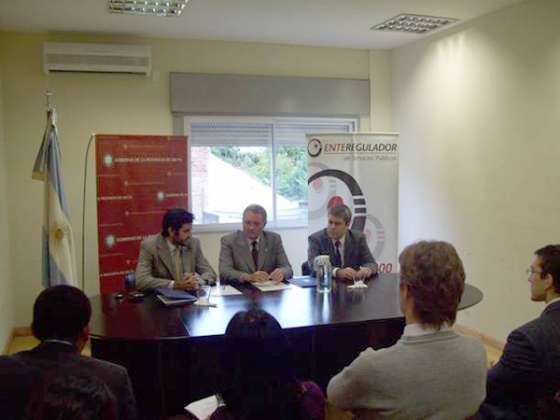 Se firmó el protocolo para auditar medidores de agua