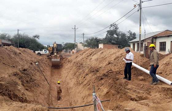 Importantes obras de agua y cloaca en Los Blancos, Dragones y Coronel Juan Solá
