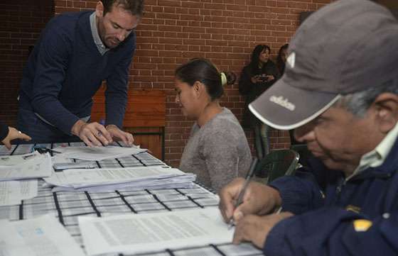 Operativo de asesoramiento de la tarifa social y plan Conectate en Chicoana