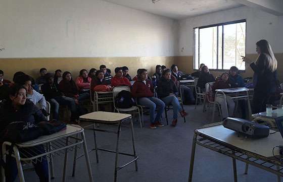 Concientizan a estudiantes sobre el buen uso de las llamadas al 9-1-1