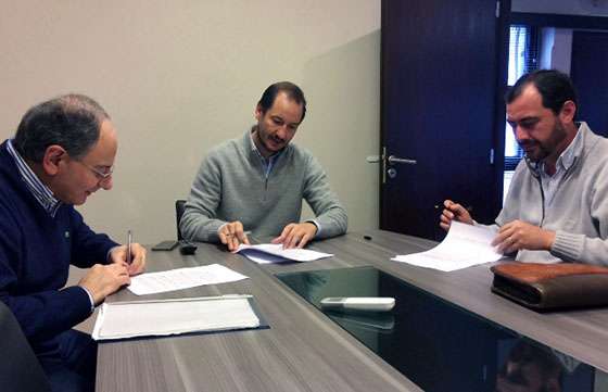 Firmaron contrato de obra para electrificar el barrio Las Paltas de Chicoana