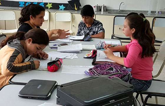 Educadores comunitarios brindan apoyo pedagógico en los Centros de Actividades Juveniles