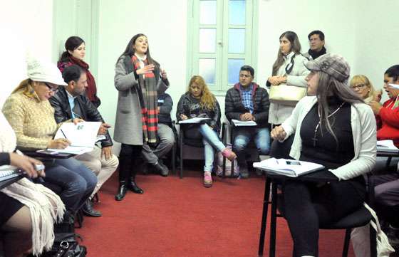 Integrantes del colectivo LGBTIQ reciben formación de auxiliar administrativo contable