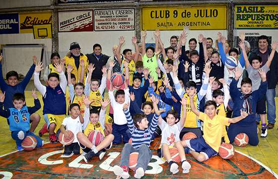 Tres clubes de básquet colocarán piso parquet