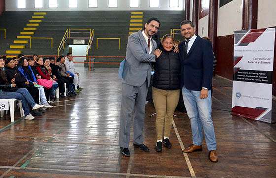 Más de 280 familias de barrio San Calixto tomaron posesión de sus lotes de interés social