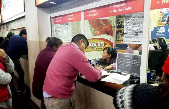 Defensa del Consumidor intervino ante una empresa de transporte para que un pasajero pueda viajar