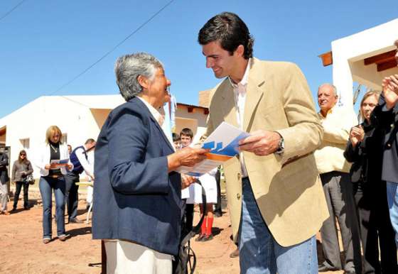 El Gobierno entregó viviendas e inauguró obras en El Jardín
