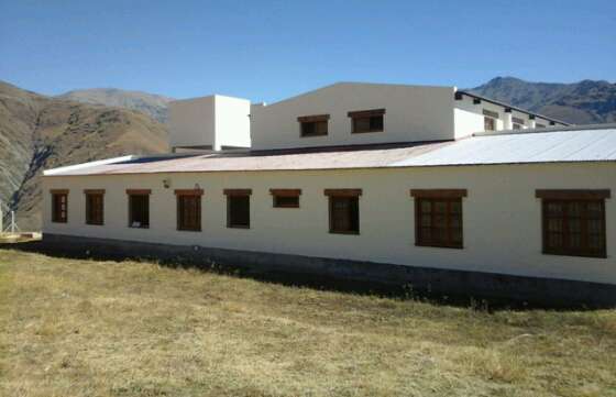 Está en la etapa final la construcción de la escuela albergue de Volcán Higueras