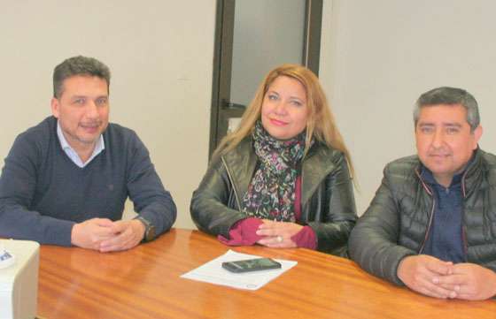 El IPV donó mobiliarios a dos escuelas