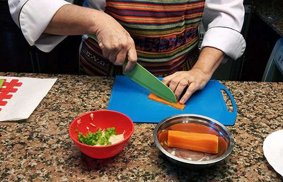 Taller de autocuidado y cocina para diabéticos en el hospital Arturo Oñativia