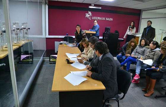 Tierra y Hábitat realizó el sorteo de ubicación de lotes para el barrio Los Paraísos