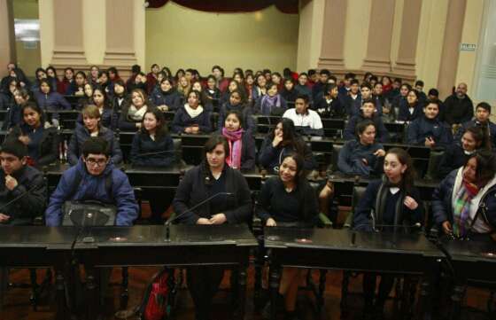 Defensa del Consumidor asesoró a estudiantes sobre contratos estudiantiles