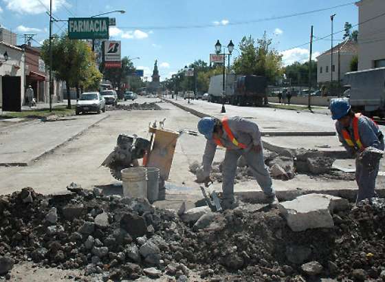 Comenzaron las obras de pavimentación en Avenida Sarmiento 