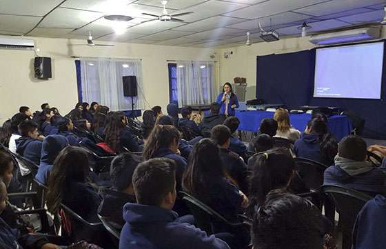 Seguridad concientizó sobre adicciones a estudiantes de Orán