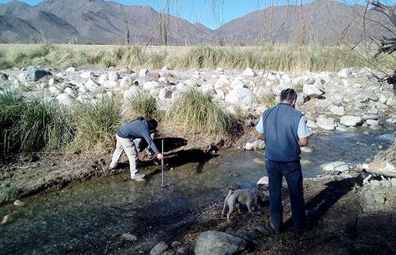 Realizaron mediciones de caudal de agua de Cachi