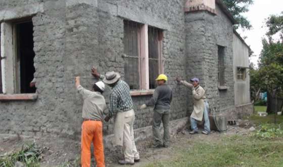 La reconstrucción de las viviendas en Quijano avanza a buen ritmo