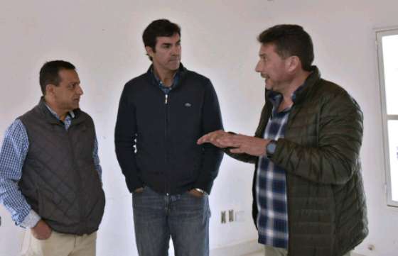 El gobernador Urtubey recorrió viviendas que se ejecutan en Orán