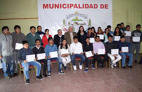 Entregaron certificados a alumnos de las aulas-taller móviles en La Merced y La Viña