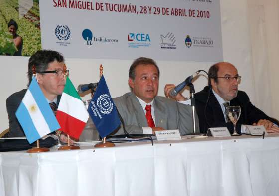 Fortuny disertó en Tucumán sobre políticas de empleo en Salta