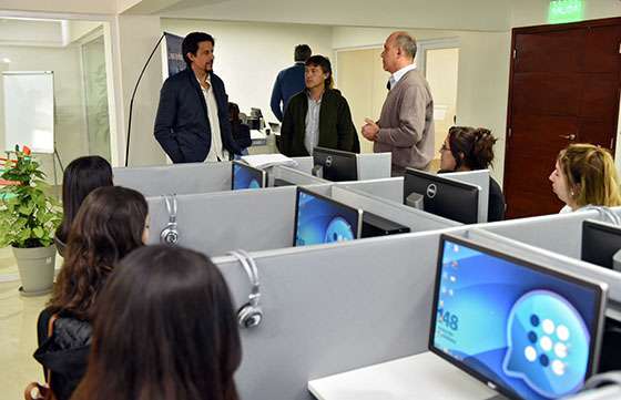 Parodi recorrió las oficinas donde funcionará la línea gratuita 148 de Atención Ciudadana