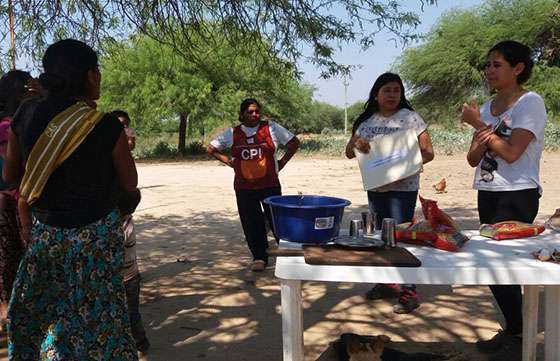 Especialistas en nutrición dictan talleres sobre alimentación saludable en comunidades de Santa Victoria Este