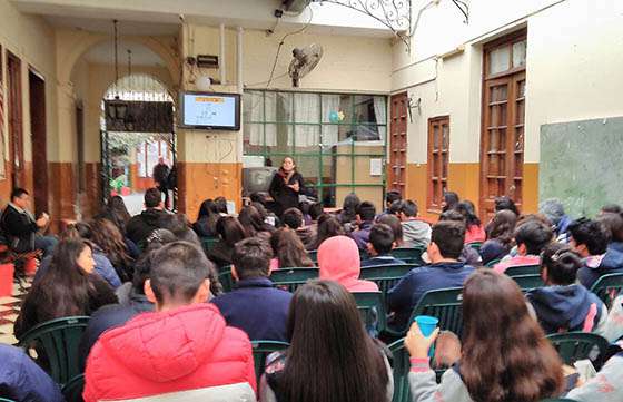 Alumnos de la escuela de comercio Benjamín Zorrilla fueron capacitados por el 9-1-1